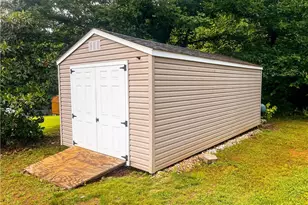 146 S Bridgewater Rd, Mount Airy, NC 27030 - Photo 29
