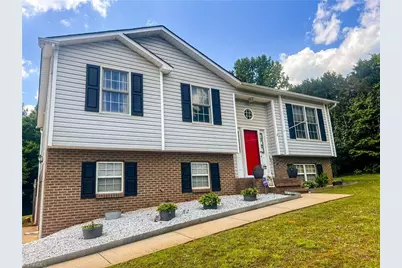 146 S Bridgewater Road, Mount Airy, NC 27030 - Photo 3