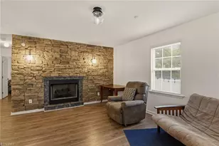 1640 Hill Ct, Winston-Salem, NC 27107 - Photo 7