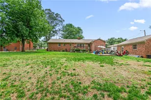 3611 Esterwood Rd, Greensboro, NC 27405 - Photo 29