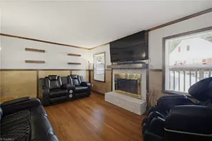 601 Shelby Dr, Greensboro, NC 27409 - Photo 15