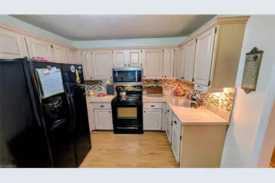 2474 Woodridge Drive, Asheboro, NC 27205 - Photo 23
