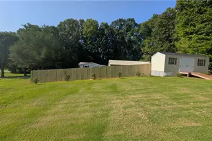 2474 Woodridge Dr, Asheboro, NC 27205 - Photo 7