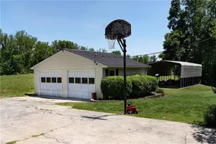 1744 R Chipman Dr, Yadkinville, NC 27055 - Photo 33