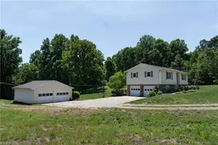 1744 R Chipman Dr, Yadkinville, NC 27055 - Photo 7