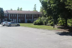 1315 Meadowview Rd, Greensboro, NC 27403 - Photo 11