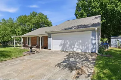 4214 Crabapple Lane, Greensboro, NC 27405 - Photo 37