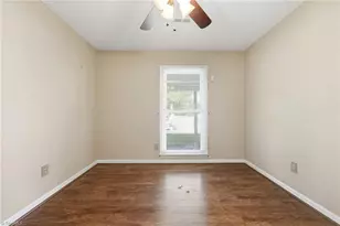 4214 Crabapple Ln, Greensboro, NC 27405 - Photo 19