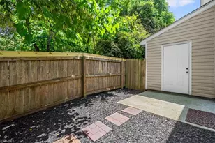 3738 Winborne Ln, Greensboro, NC 27410 - Photo 27