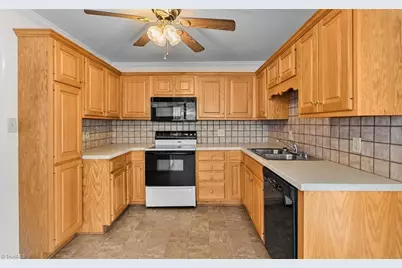 2706 Richard Street, Greensboro, NC 27405 - Photo 9