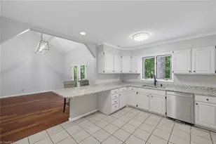 7404 Phelps Ct, Greensboro, NC 27409 - Photo 15