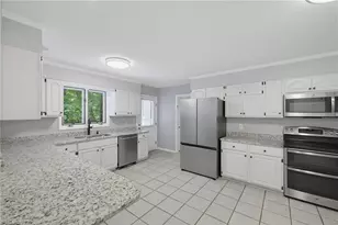 7404 Phelps Ct, Greensboro, NC 27409 - Photo 13