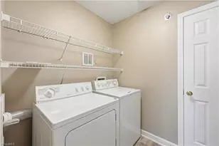 2035 Sweetbay Cir, Burlington, NC 27215 - Photo 17