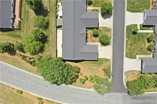 2035 Sweetbay Cir, Burlington, NC 27215 - Photo 39