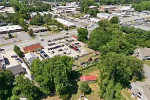 5216 Market St, Greensboro, NC 27409 - Photo 7