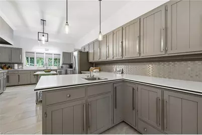 1300 Robin Hood Road, High Point, NC 27262 - Photo 17