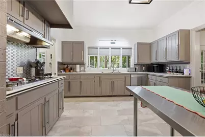 1300 Robin Hood Road, High Point, NC 27262 - Photo 11