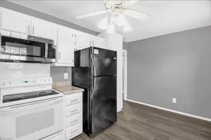 3317 Regents Park Ln, Greensboro, NC 27455 - Photo 9