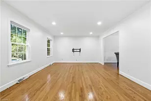 3318 Windrift Dr, Greensboro, NC 27410 - Photo 19