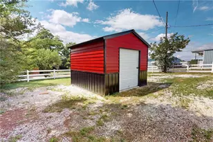 317 W Atkins St, Dobson, NC 27017 - Photo 23