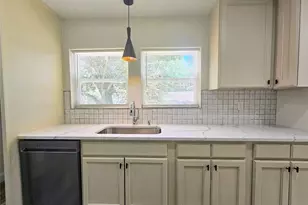 1915 Blain St, High Point, NC 27262 - Photo 3