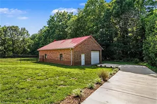 3190 Macbrandon Ln, Pfafftown, NC 27040 - Photo 41