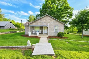 139 Washington Ave, North Wilkesboro, NC 28659 - Photo 1