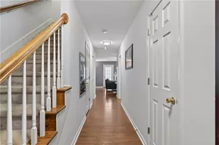 802 Remount Ct, Greensboro, NC 27409 - Photo 9