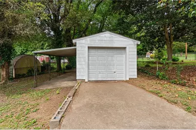 828 Ferrell Avenue, Winston-Salem, NC 27101 - Photo 3
