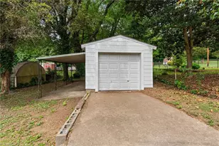 828 Ferrell Ave, Winston-Salem, NC 27101 - Photo 3