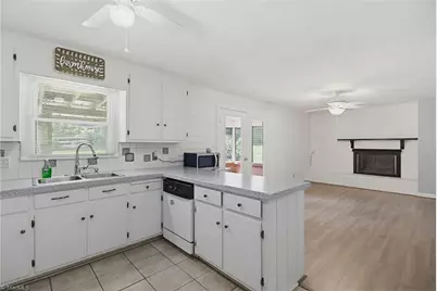 3462 Stimpson Drive, Pfafftown, NC 27040 - Photo 9