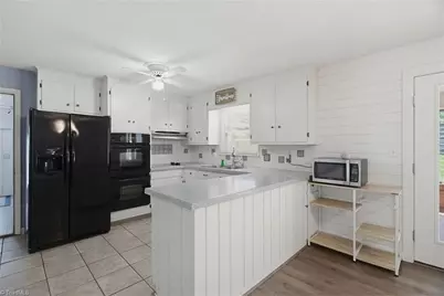 3462 Stimpson Drive, Pfafftown, NC 27040 - Photo 9