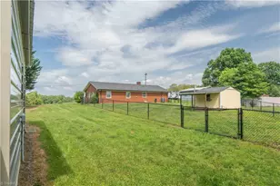 1427 Reeves Mill Rd, Mount Airy, NC 27030 - Photo 33
