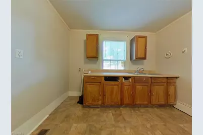 224 N Dunleith Avenue, Winston-Salem, NC 27101 - Photo 3