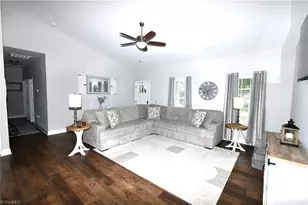 5785 Marty Ln, Clemmons, NC 27012 - Photo 3