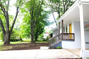 2904 Shamrock Dr, Greensboro, NC 27408 - Photo 3