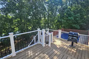 1010 Shamrock Ct, High Point, NC 27265 - Photo 3