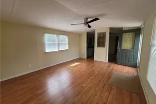 157 College Village Dr, Eden, NC 27288 - Photo 3