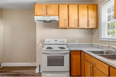 437 W 24th Street, Winston-Salem, NC 27105 - Photo 17