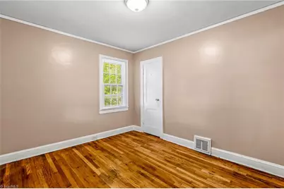 437 W 24th Street, Winston-Salem, NC 27105 - Photo 9
