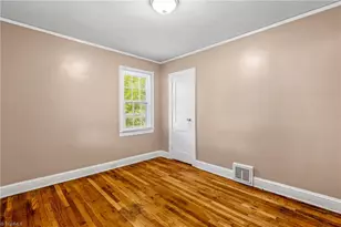 437 W 24th St, Winston-Salem, NC 27105 - Photo 9