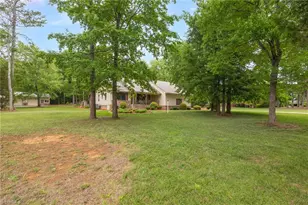 104 Willowbrook Dr, Thomasville, NC 27360 - Photo 5