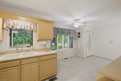 104 Willowbrook Drive, Thomasville, NC 27360 - Photo 13