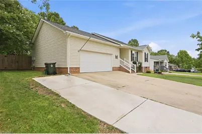 227 Meadow Lark Lane, Thomasville, NC 27360 - Photo 3