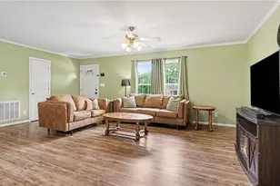 809 Carolina Ave, Thomasville, NC 27360 - Photo 5
