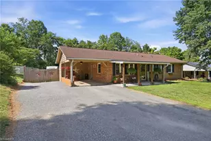 433 Belvue Dr, Mount Airy, NC 27030 - Photo 3
