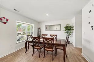 405 Gulliver Ct, Greensboro, NC 27405 - Photo 5