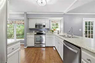 4714 Pine Hollow Ln, Greensboro, NC 27410 - Photo 7
