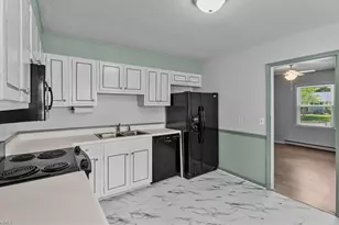 4704 Cabot Dr, Greensboro, NC 27407 - Photo 11