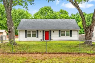 4704 Cabot Dr, Greensboro, NC 27407 - Photo 3